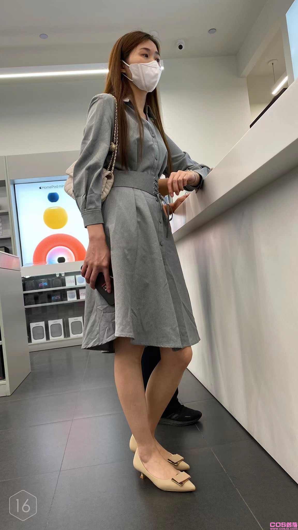 苹果体验店偶遇女神级(图2)