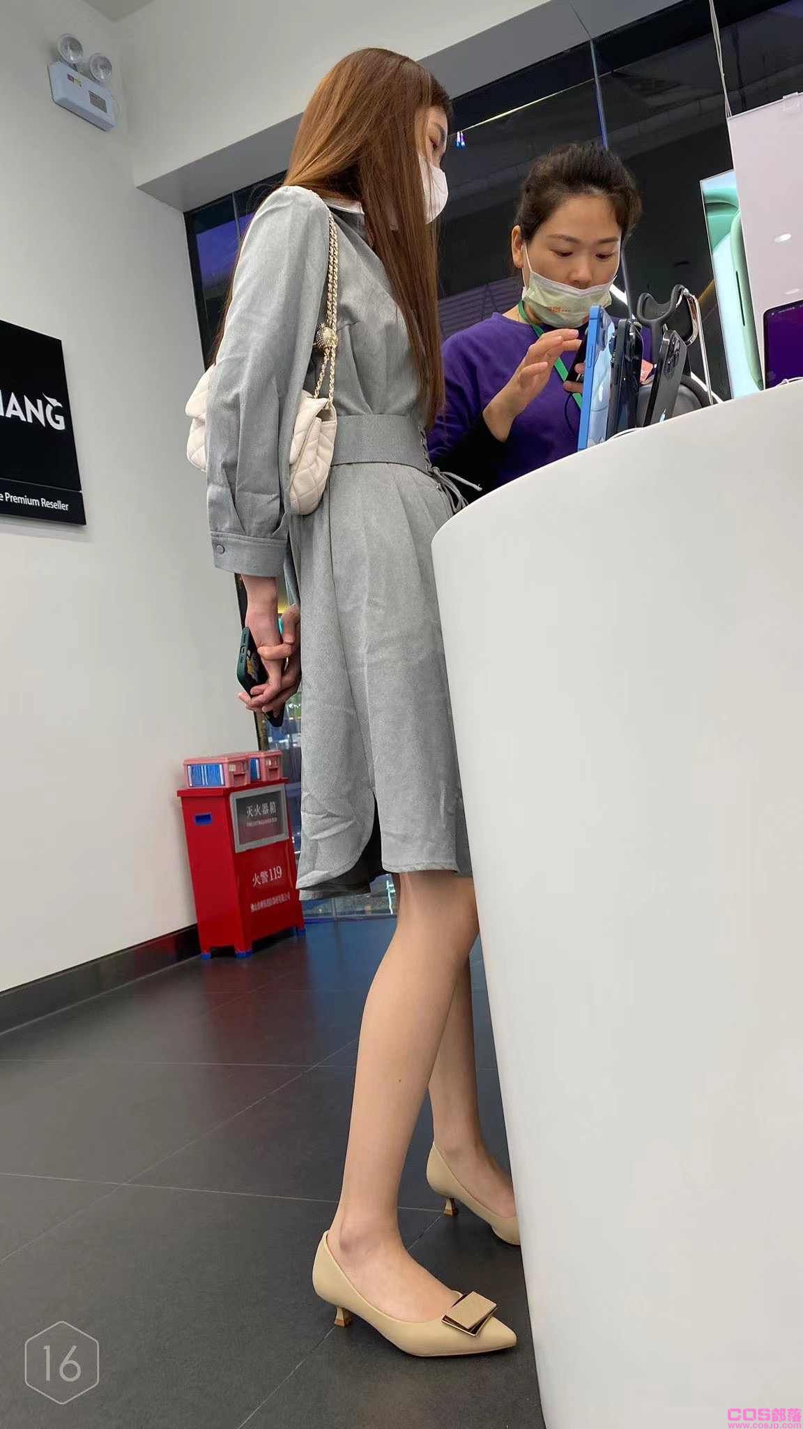 苹果体验店偶遇女神级(图4)