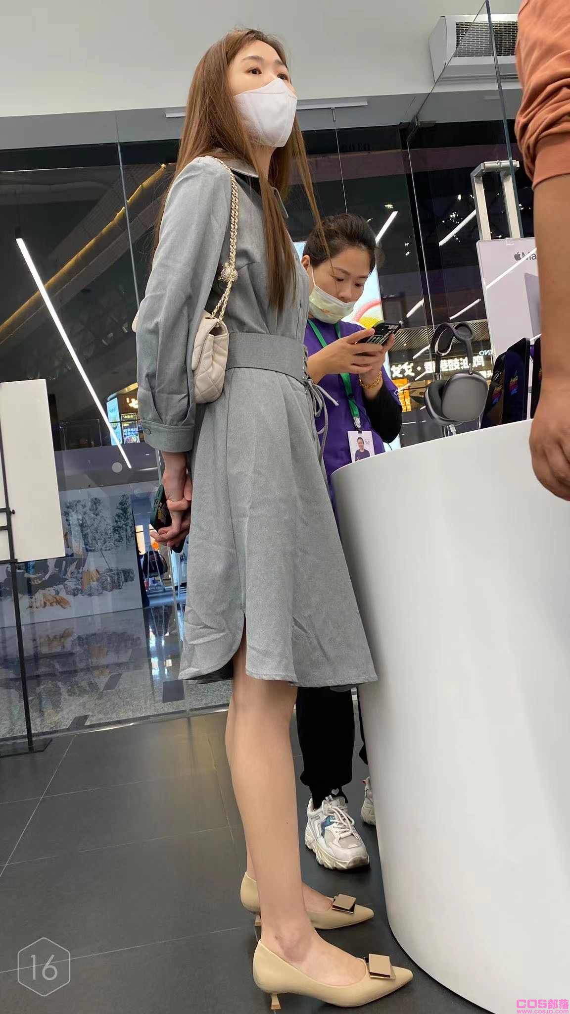 苹果体验店偶遇女神级(图3)